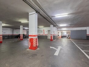 Retail in Barcelona, Barcelona to rent Interior Photo- Image 2 of 5