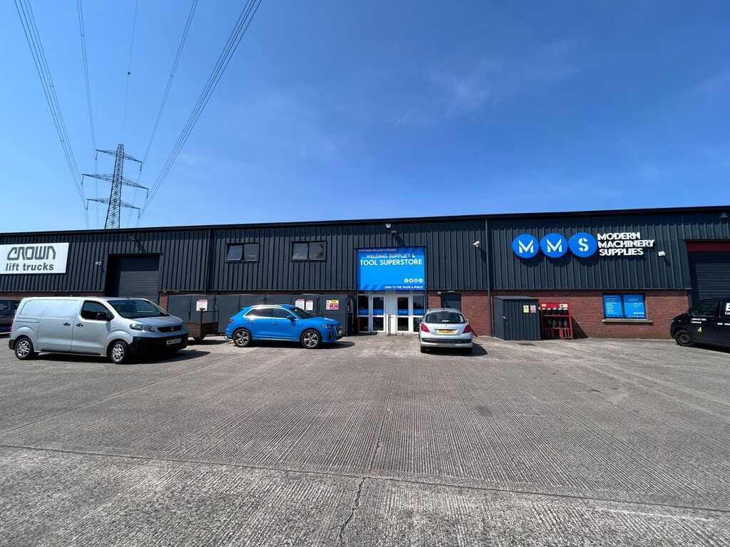 Rathdown Rd, Lisburn to rent Building Photo- Image 1 of 3