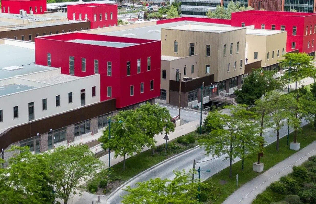 Light Industrial in Gennevilliers for sale Building Photo- Image 1 of 6