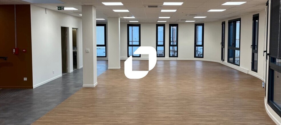 Light Industrial in Corbas to rent - Building Photo - Image 3 of 3