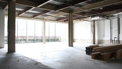 2100 Travis St, Houston, TX to rent Interior Photo- Image 1 of 6