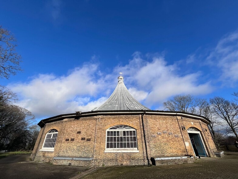 64 Greenhill, London for sale - Primary Photo - Image 1 of 8