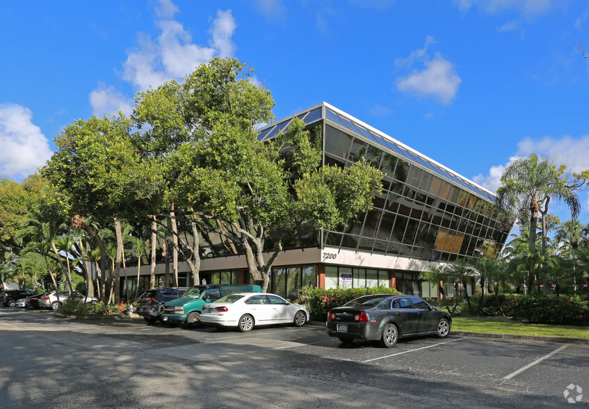 7100 W Camino Real, Boca Raton, FL for rent - Building Photo - Image 3 of 33