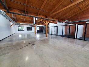 1651 S Central Ave, Glendale, CA for rent Building Photo- Image 1 of 3