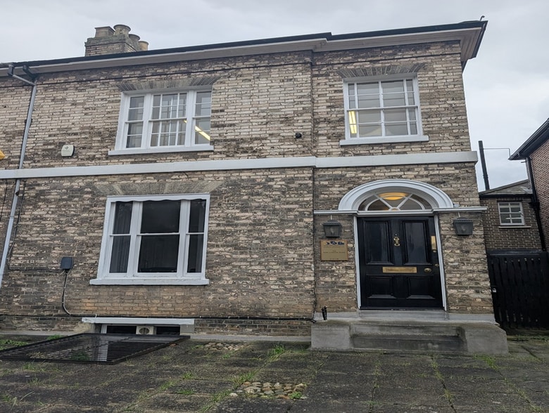 123 New London Rd, Chelmsford to rent - Building Photo - Image 1 of 1