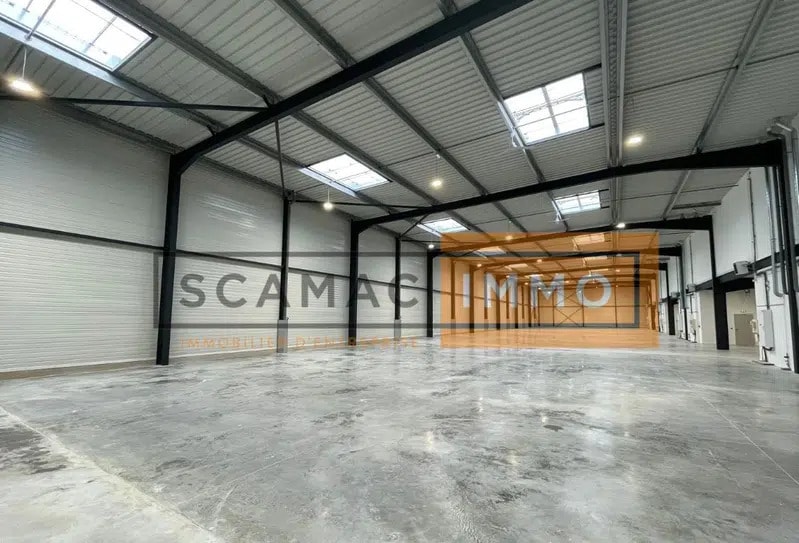 Industrial in Croissy-Beaubourg to rent Building Photo- Image 1 of 5