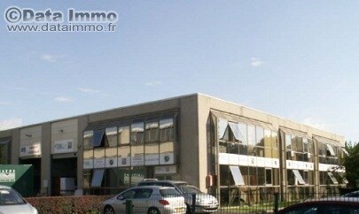 Industrial in Bezons to rent - Building Photo - Image 2 of 6