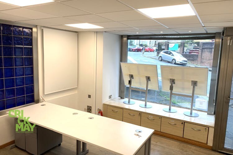 35 South Rd, Brighton to rent Interior Photo- Image 1 of 2