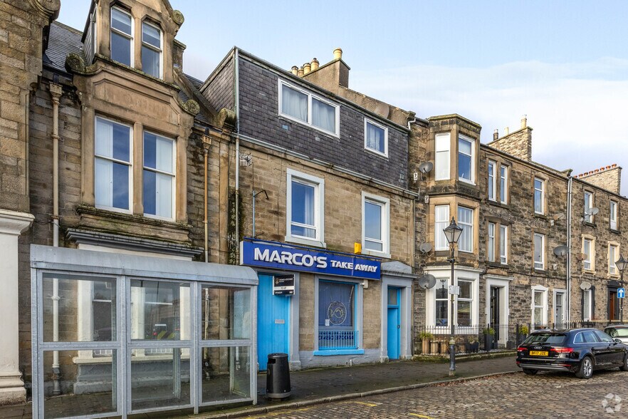 2 Dovemount Pl, Hawick to rent - Building Photo - Image 2 of 2