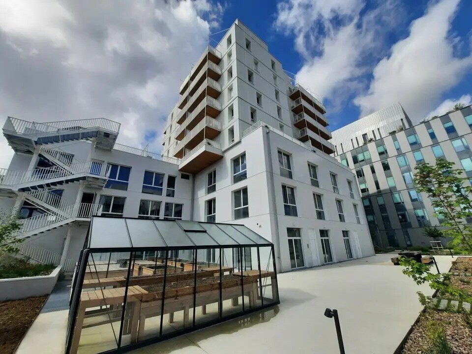 Office in Rouen to rent Building Photo- Image 1 of 12