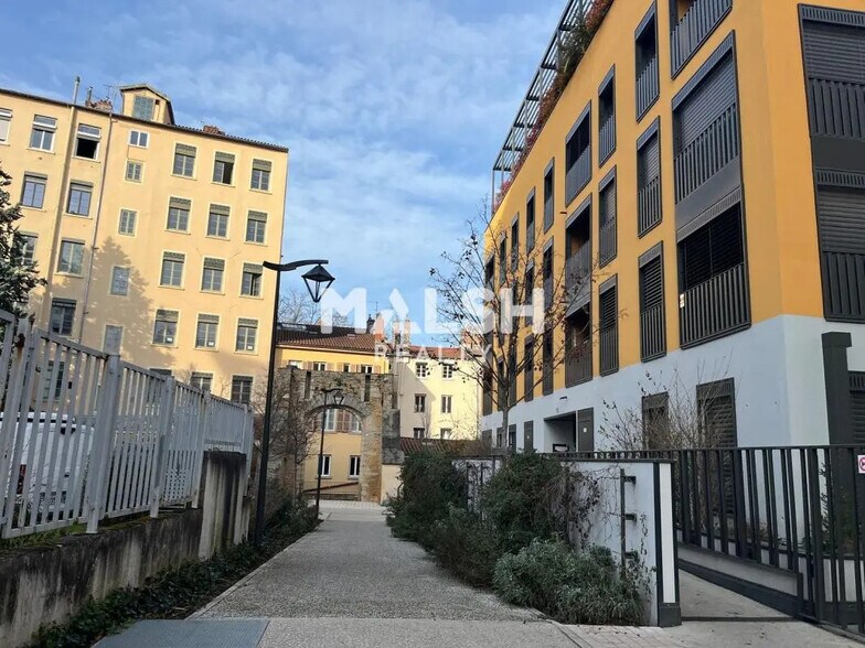 Office in Lyon for sale - Building Photo - Image 3 of 19