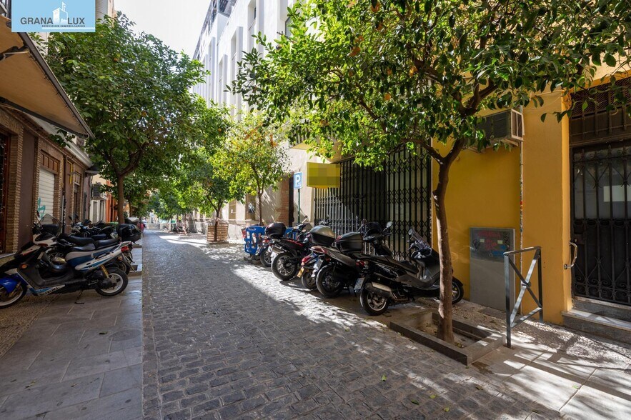 Retail in Granada for sale - Building Photo - Image 3 of 29