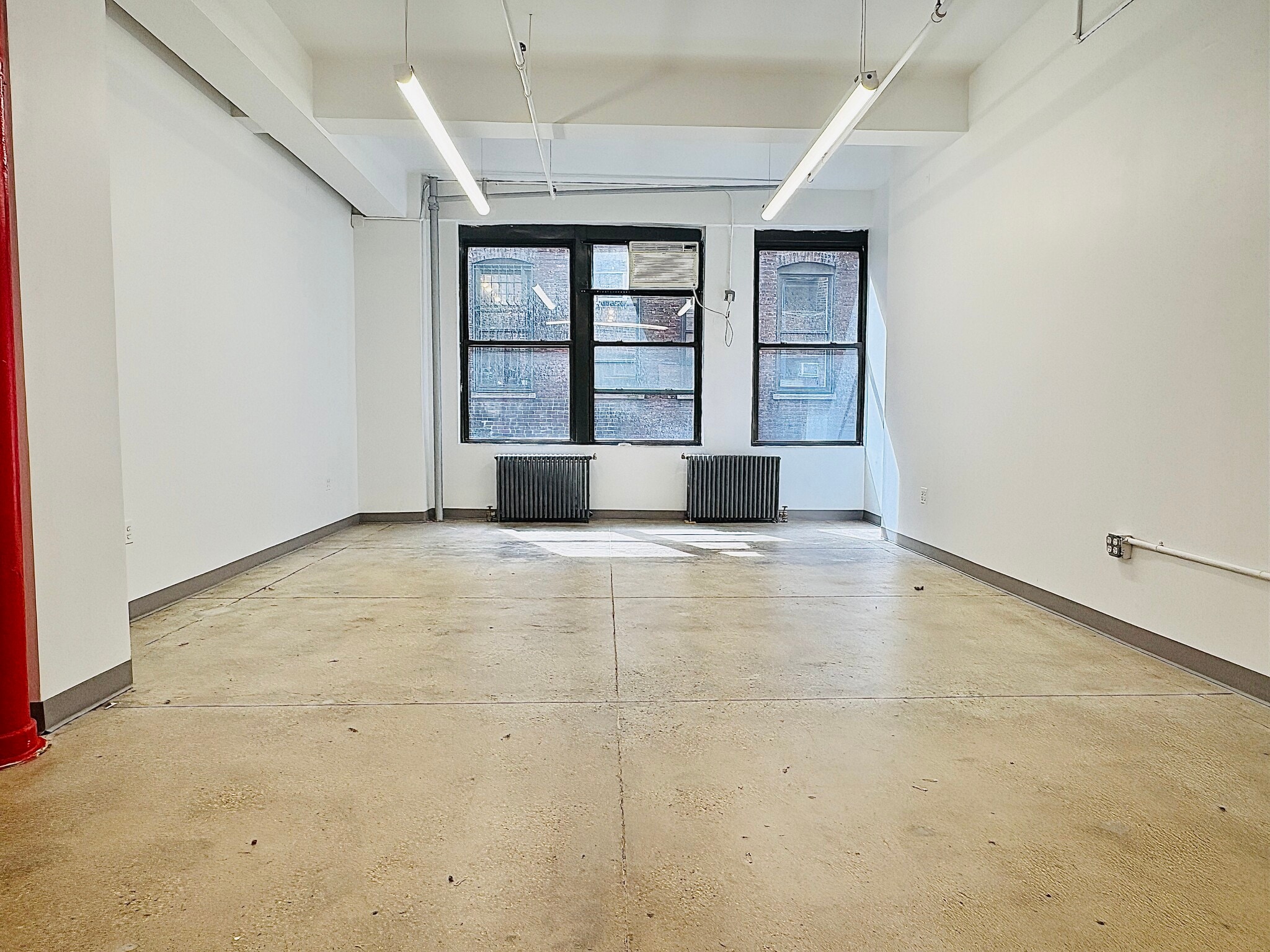 252 W 38th St, New York, NY to rent Interior Photo- Image 1 of 6