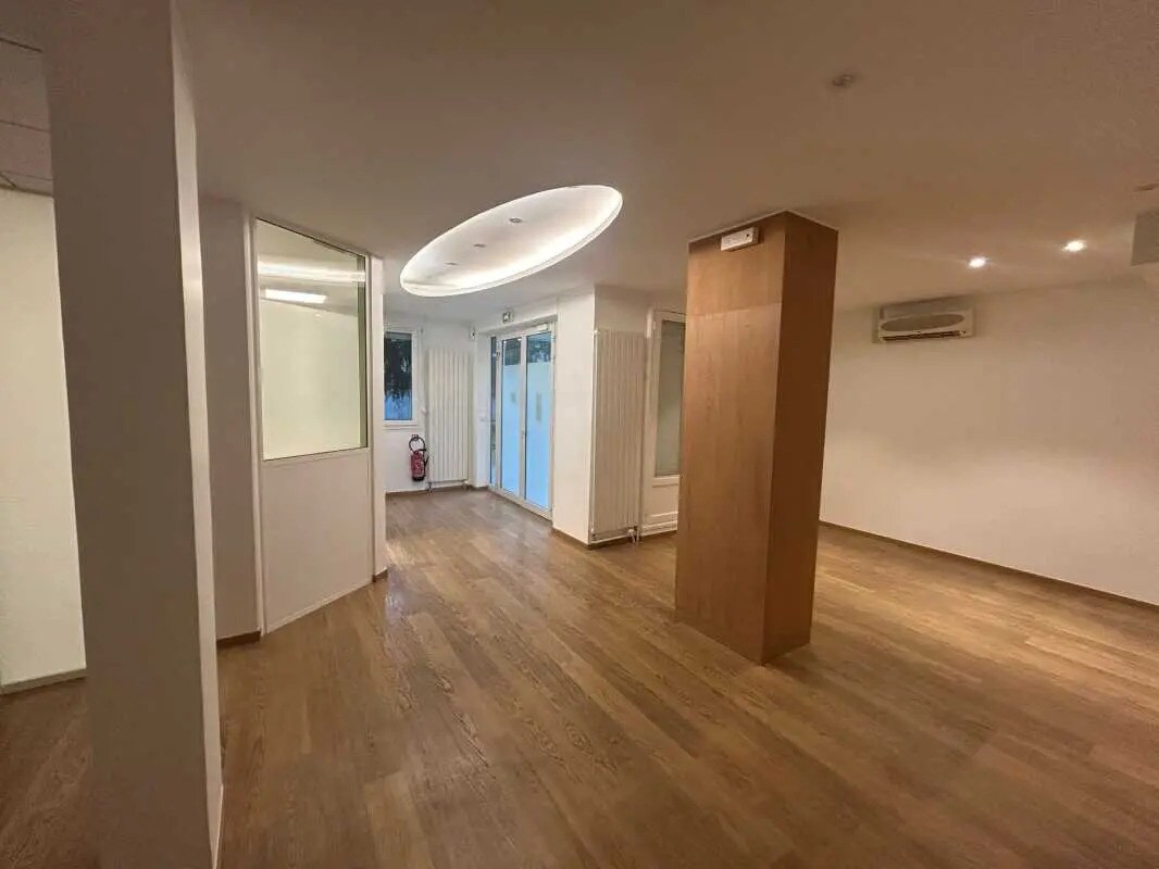 Build-to-Rent in Paris for sale Interior Photo- Image 1 of 9