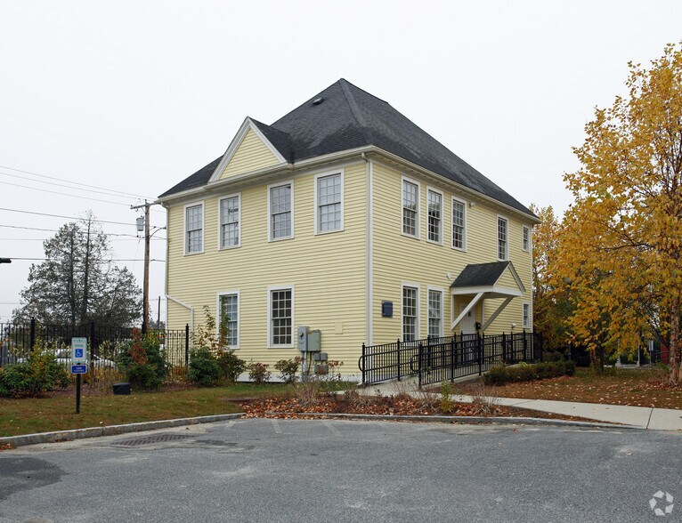 2 St, Framingham 01702 UK