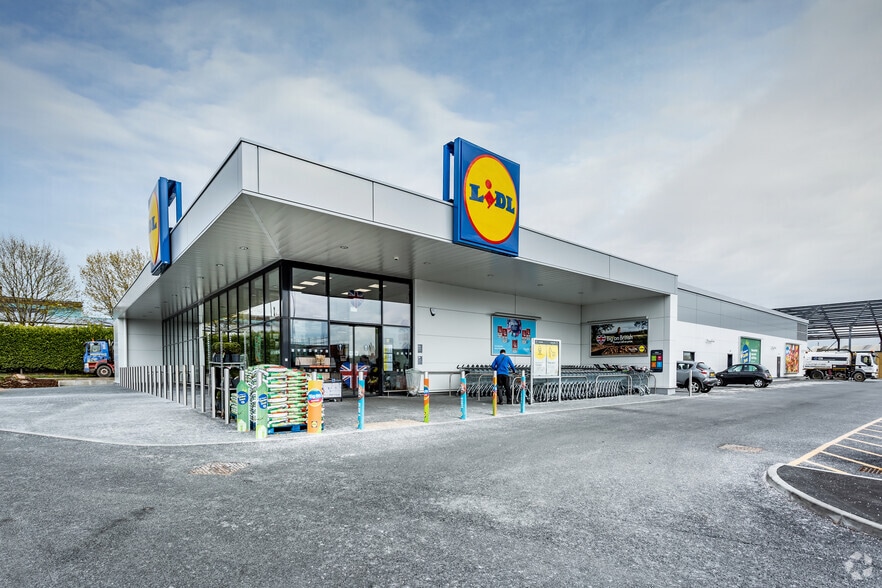 Mosley Common Rd, Manchester for sale - Primary Photo - Image 1 of 1