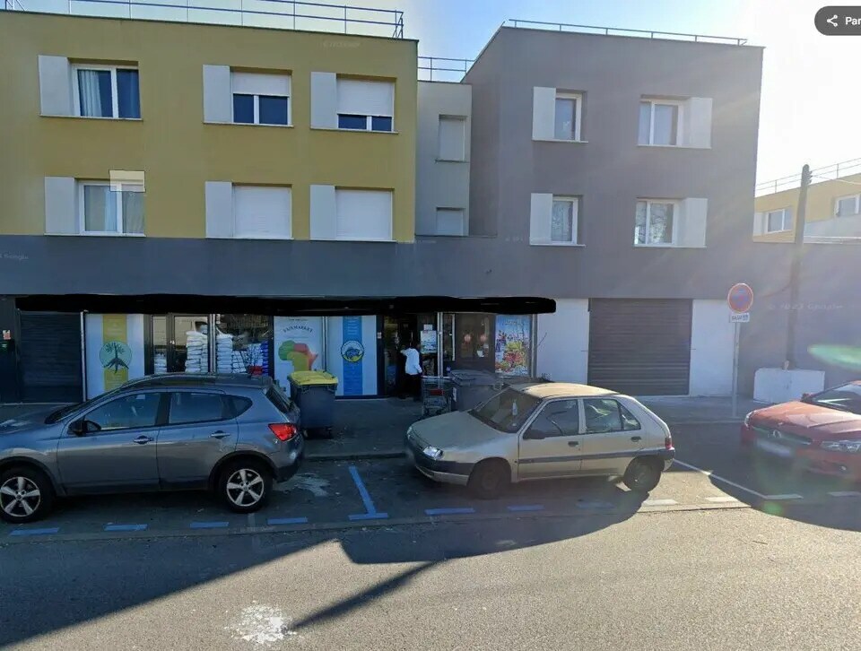 Retail in La Verrière for sale Building Photo- Image 1 of 8