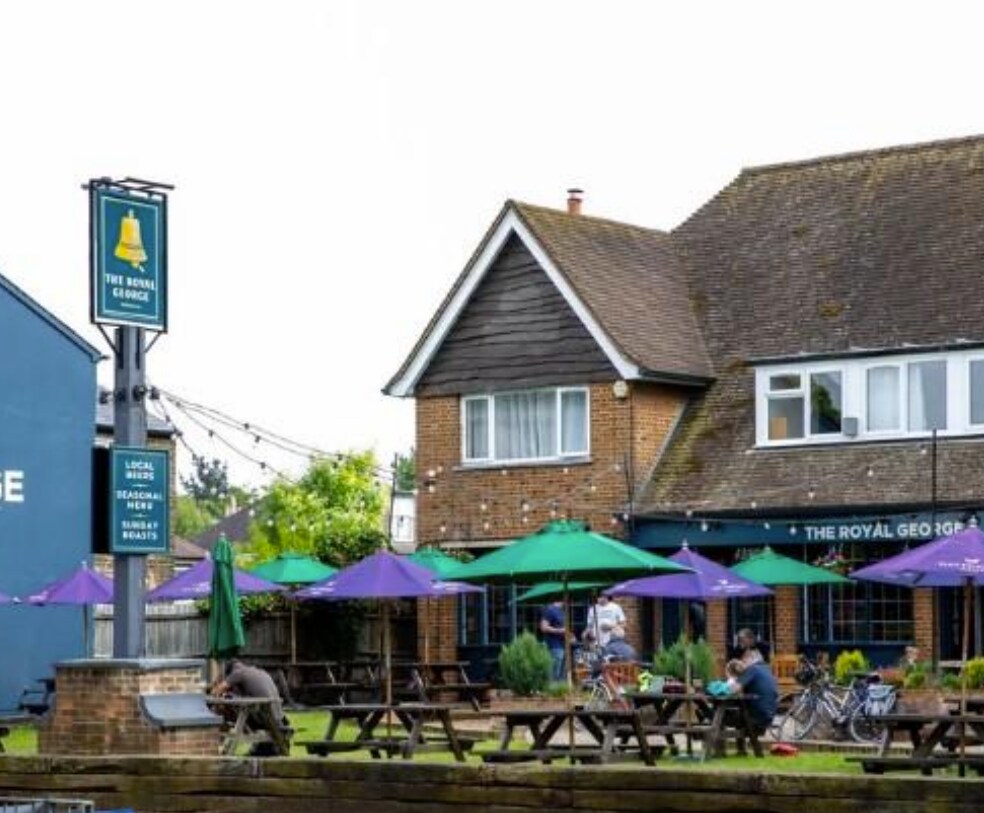 130-132 Hersham Rd, Walton On Thames to rent Building Photo- Image 1 of 4