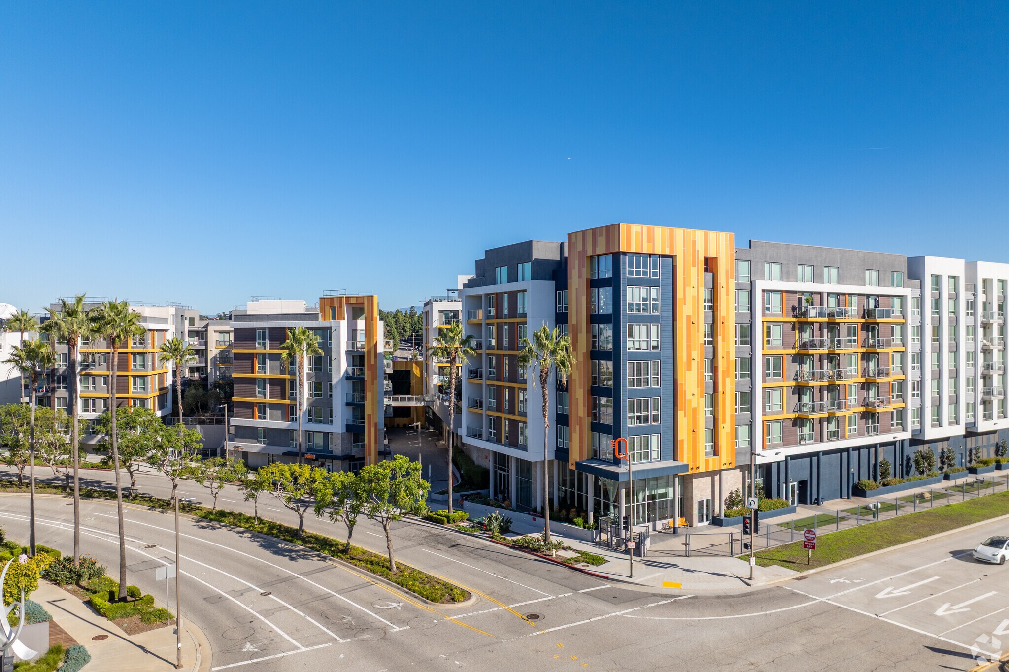 5901-5921 Center Dr, Los Angeles, CA to rent Primary Photo- Image 1 of 12