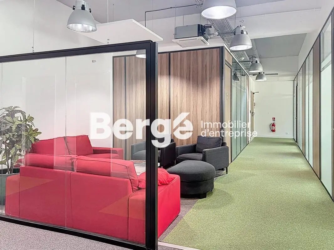 Office in Valbonne to rent Interior Photo- Image 1 of 10