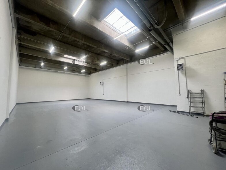Light Industrial in Aulnay-sous-Bois to rent - Interior Photo - Image 3 of 23