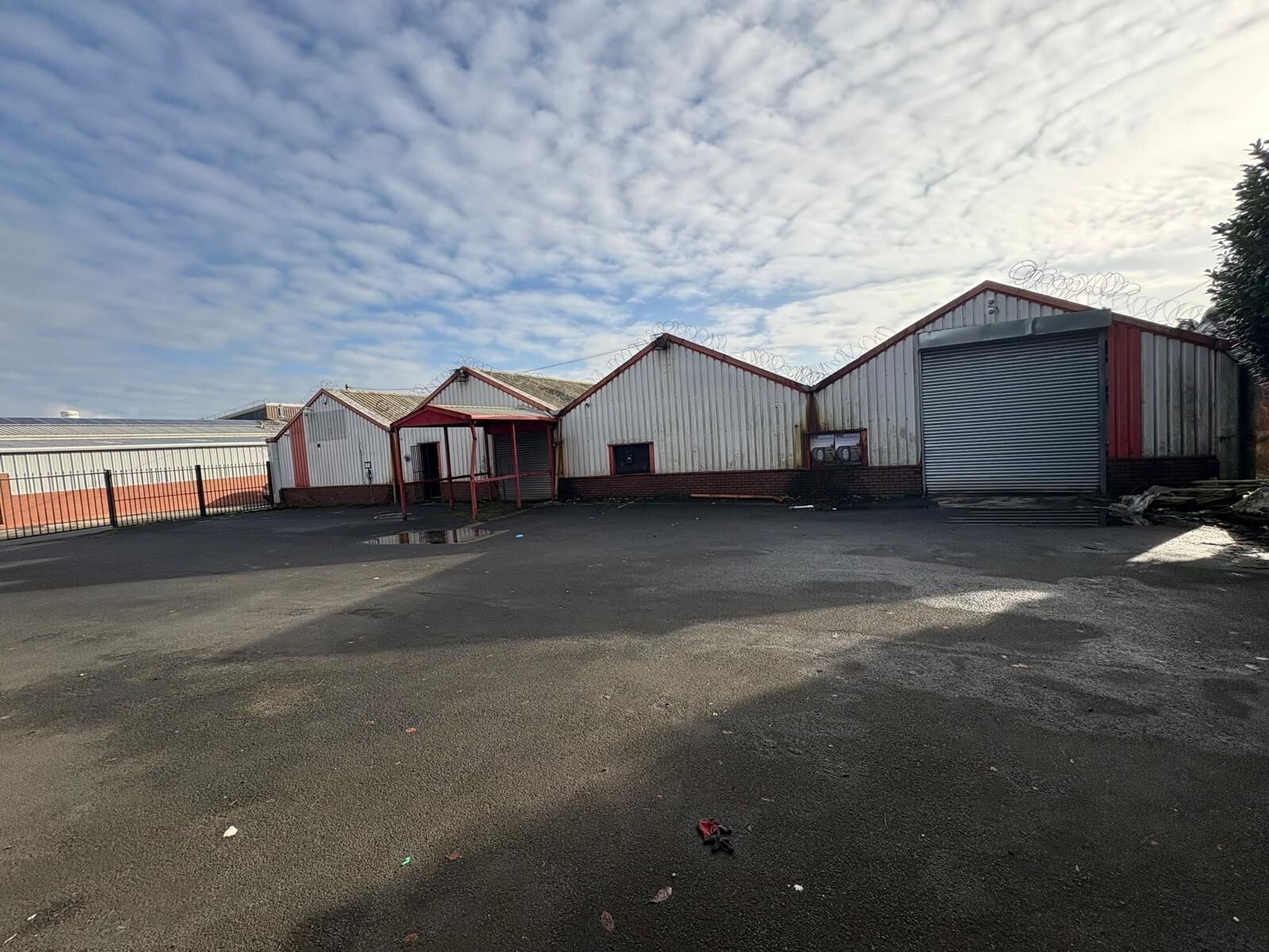 1 Barnfield Rd, Tipton for sale Building Photo- Image 1 of 3