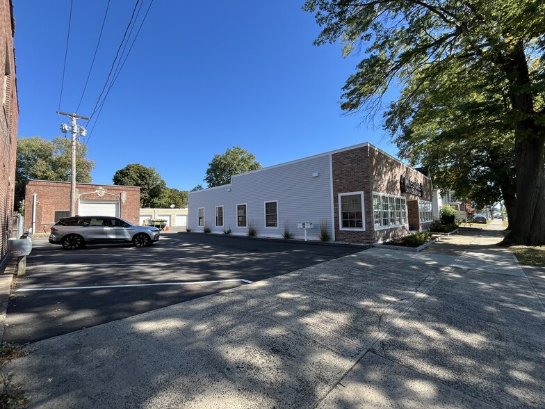 442-454 Forbes Ave, New Haven, CT for rent - Building Photo - Image 3 of 5