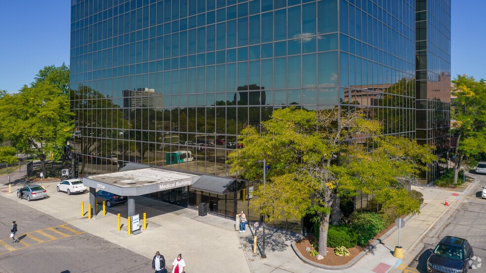 22250 Providence Dr, Southfield, MI to rent - Building Photo - Image 3 of 12