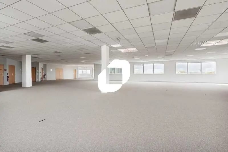 Office in Villepinte to rent Interior Photo- Image 1 of 11