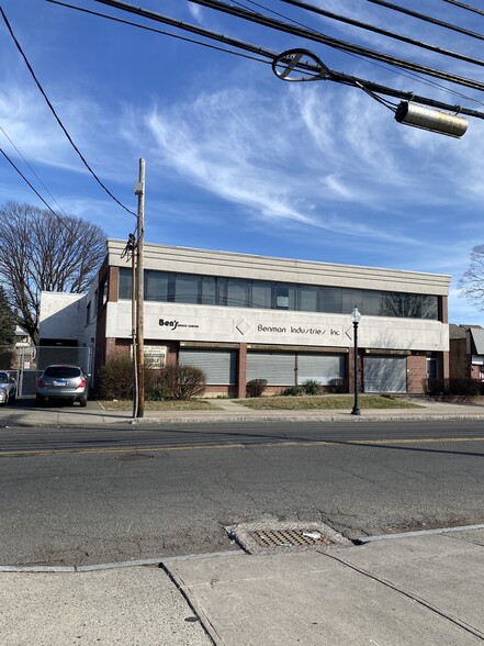 1862 E Main St, Bridgeport, CT for sale - Building Photo - Image 1 of 1