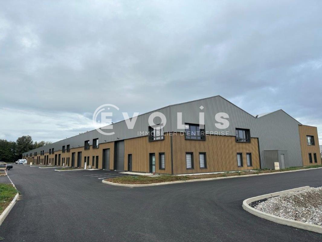 225 Avenue Des Marronniers, Bourgoin-Jallieu to rent Building Photo- Image 1 of 22