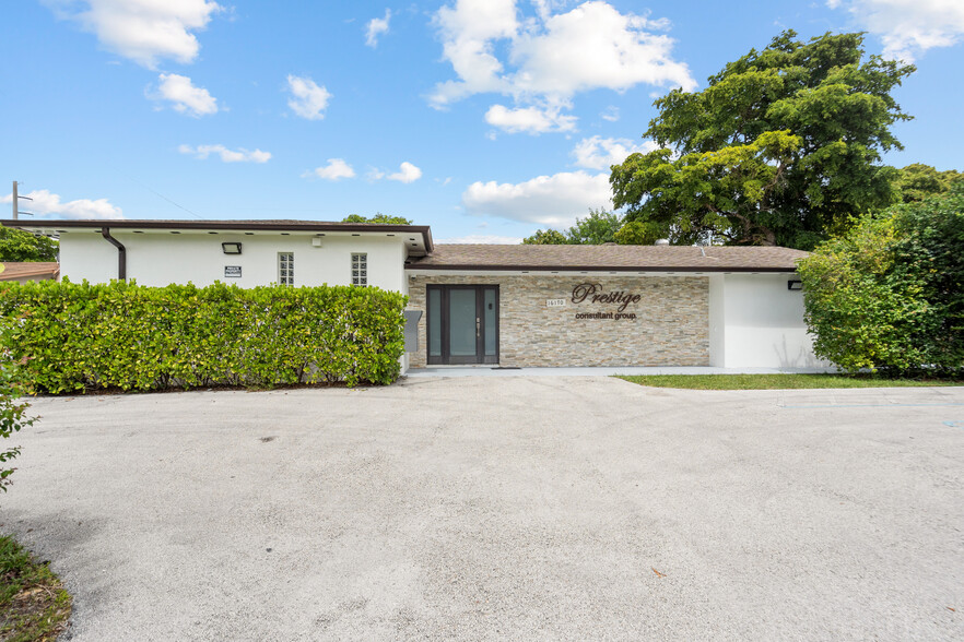 16170 NE 11th Ct, Miami, FL for sale - Building Photo - Image 1 of 25