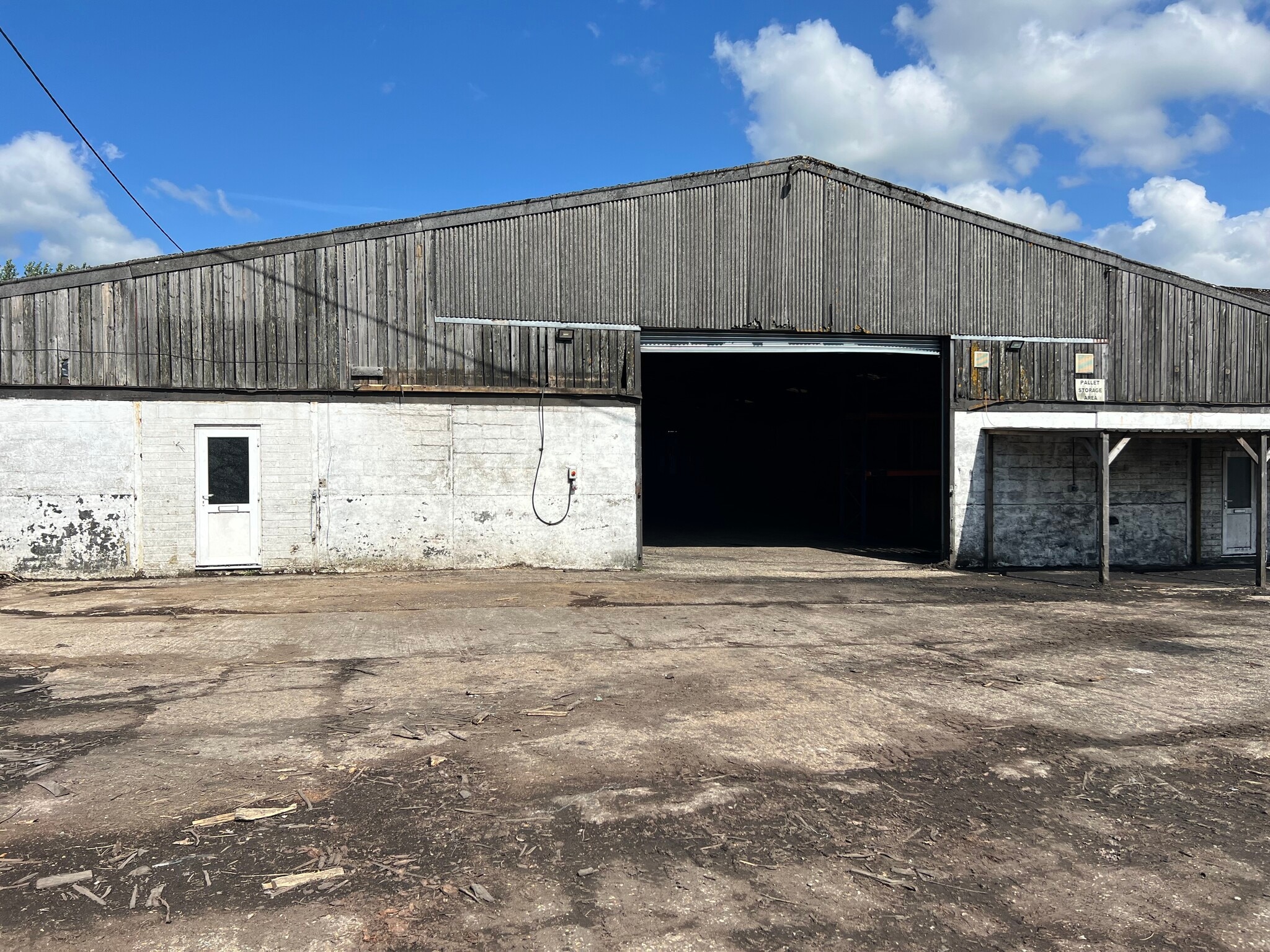 Units 7 & 15A Ridge Farm, Horsham Rd, Horsham for sale Building Photo- Image 1 of 1