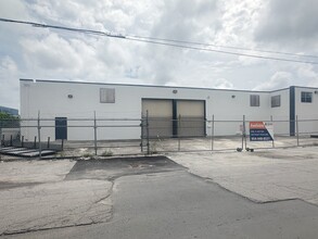 7455 NW 32nd Ave, Miami, FL for rent Building Photo- Image 1 of 5