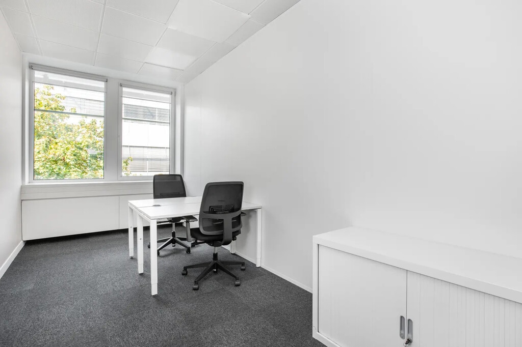 Location Bureaux 30 m² à 80 m² - Photo 1
