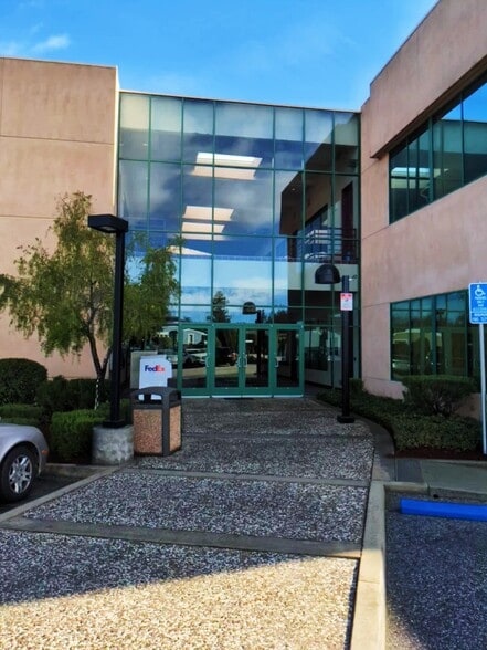 108 Whispering Pines Dr, Scotts Valley, CA to rent - Building Photo - Image 3 of 6