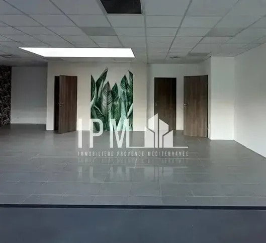 Location Commerce 30 m² - Photo 1