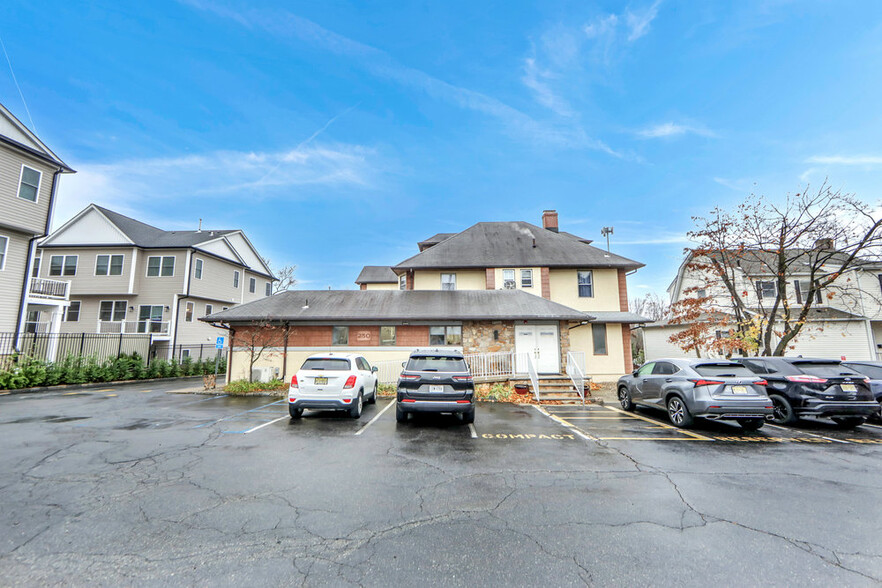 250 Kinderkamack Rd, Westwood, NJ for rent - Building Photo - Image 1 of 7