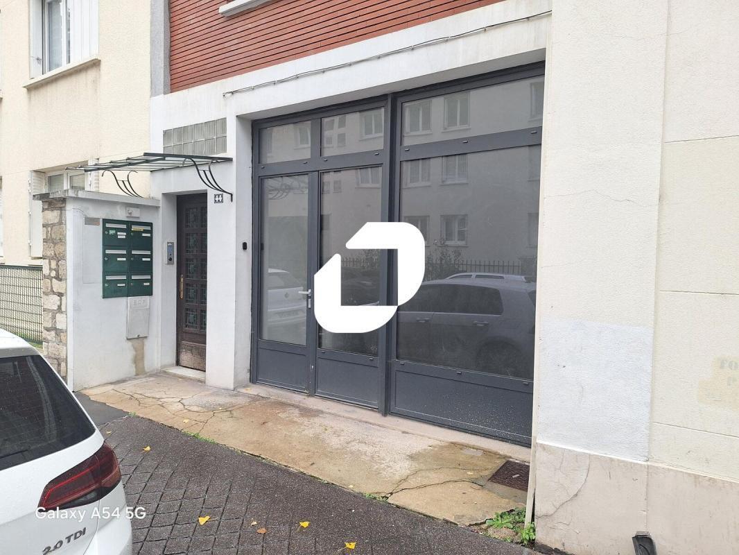Office in Boulogne-Billancourt to rent Building Photo- Image 1 of 5