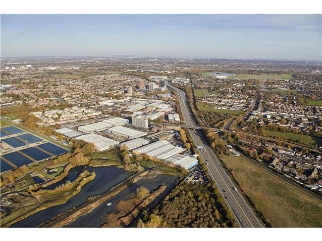 More details for Dolphin Rd W, Sunbury On Thames - Industrial to Rent