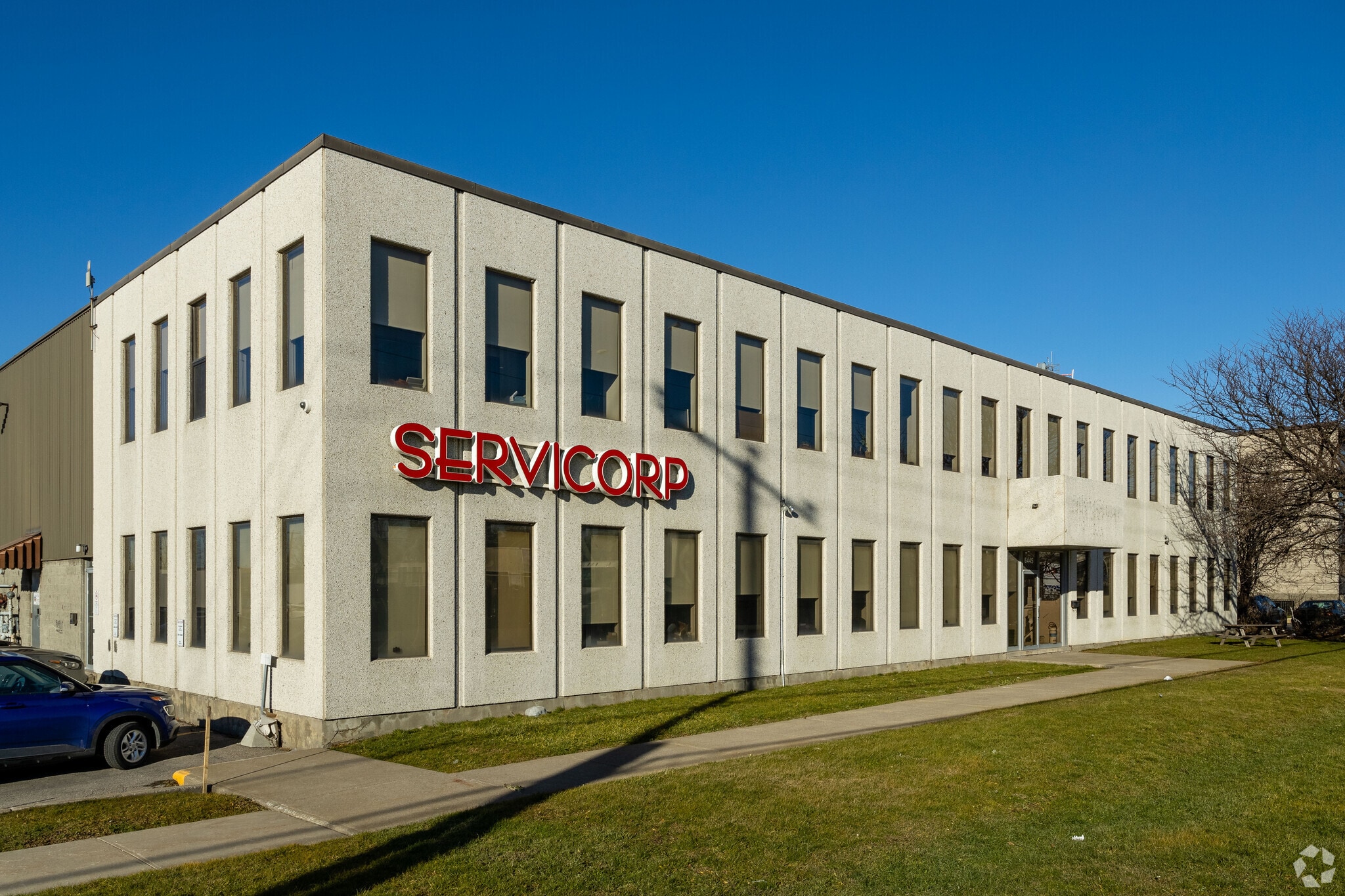 6445 Ch de la Côte-de-Liesse, Montréal, QC to rent Primary Photo- Image 1 of 13