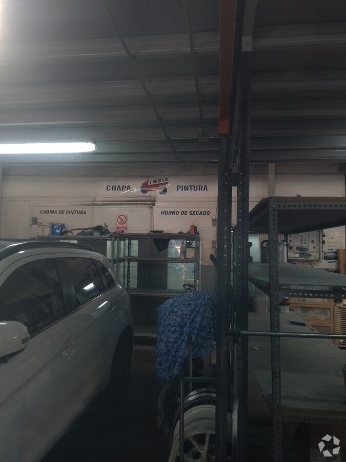 Madrid, MAD 28031 - - - Interior Photo - Image 1 of 1