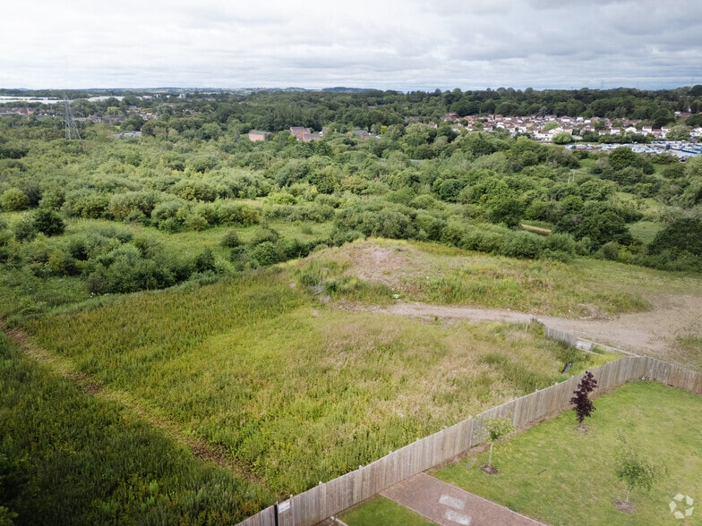 Leonard Way, Oldham for sale - Aerial - Image 3 of 4