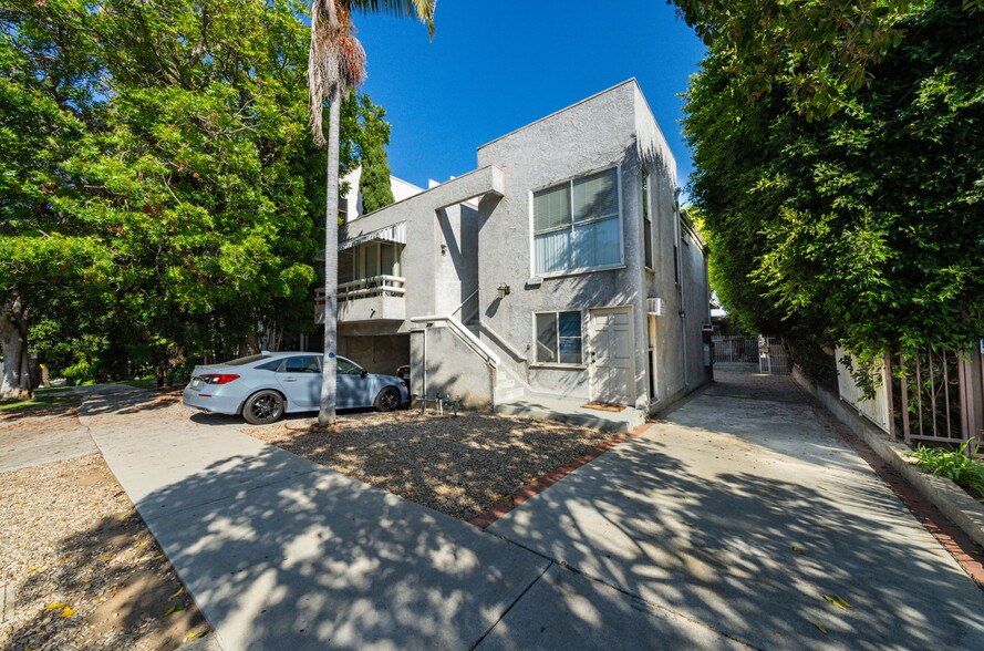 11644 Montana Ave, Los Angeles, CA for sale - Building Photo - Image 2 of 24