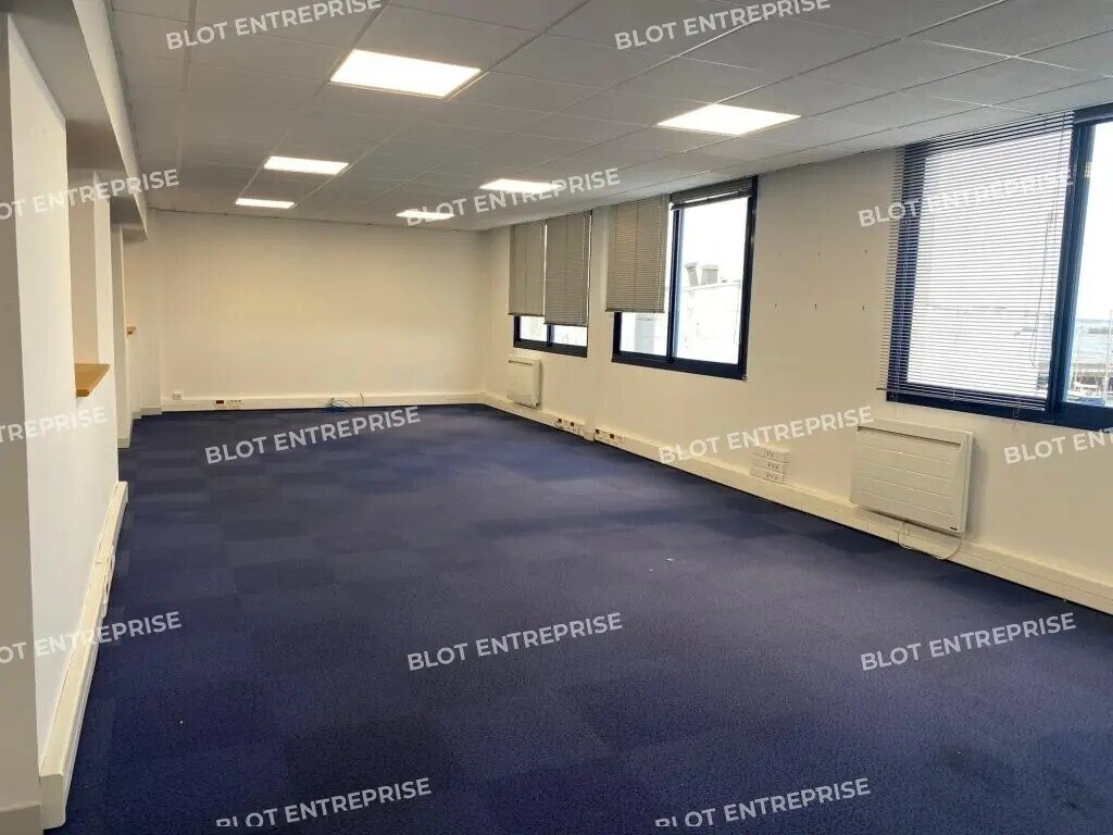 Location Bureaux 220 m² - Photo 1