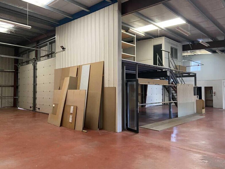 Office in Blanquefort to rent - Building Photo - Image 2 of 4