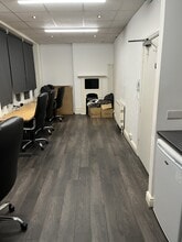 1-1A Telegraph St, London to rent Interior Photo- Image 2 of 2
