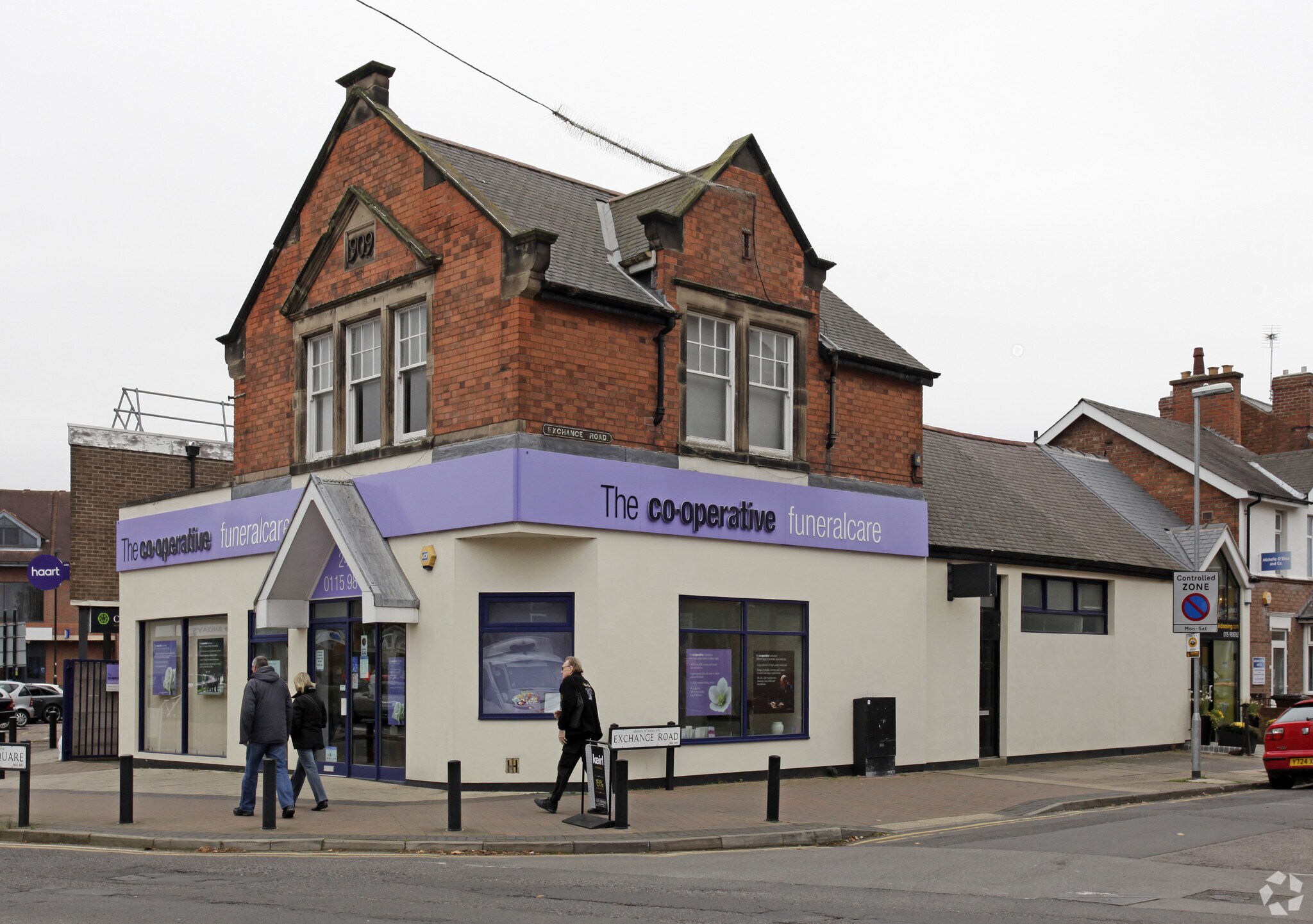 18 Tudor Sq, West Bridgford for sale Primary Photo- Image 1 of 1