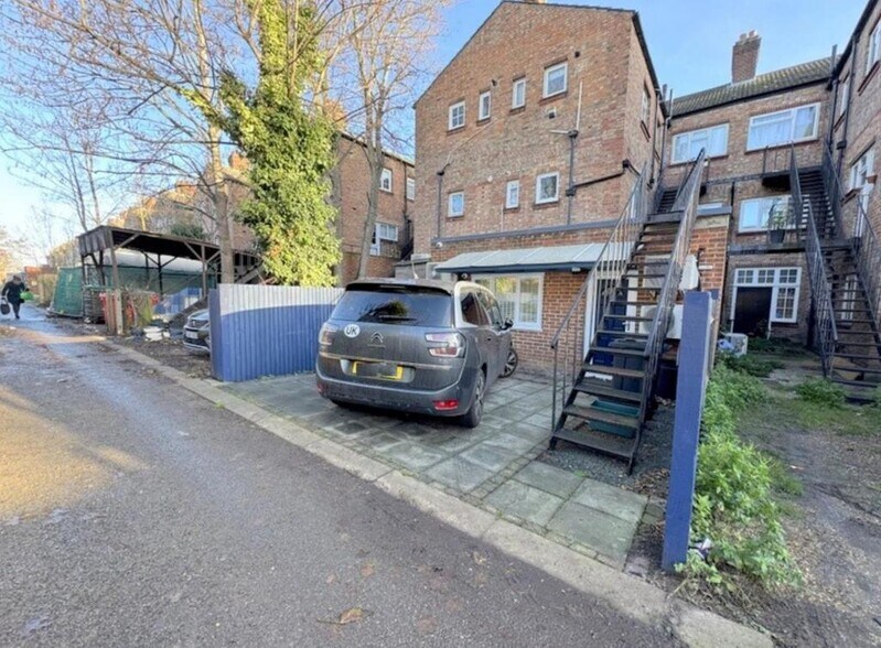 146 South Ealing Rd, London for sale - Building Photo - Image 2 of 8