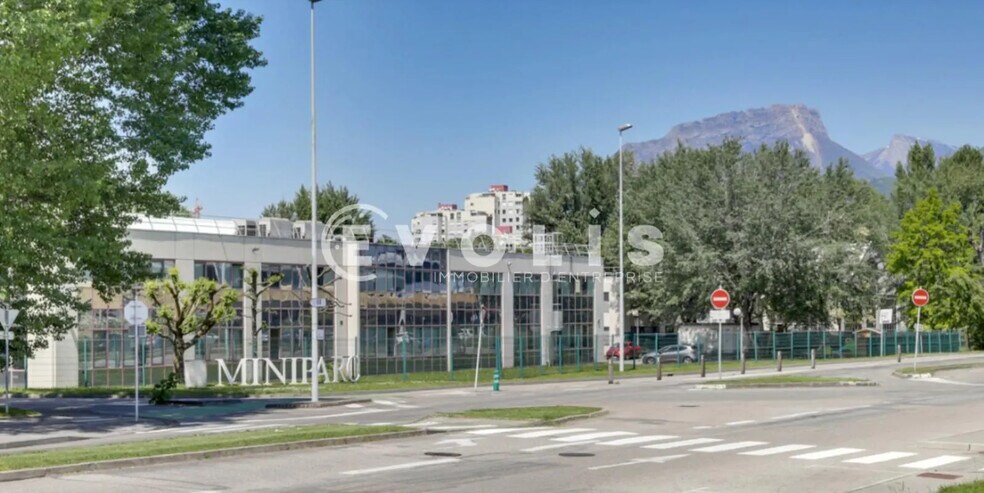 Office in Eybens to rent - Building Photo - Image 1 of 15